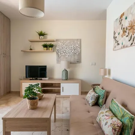 Lightbooking Arenas Apartment