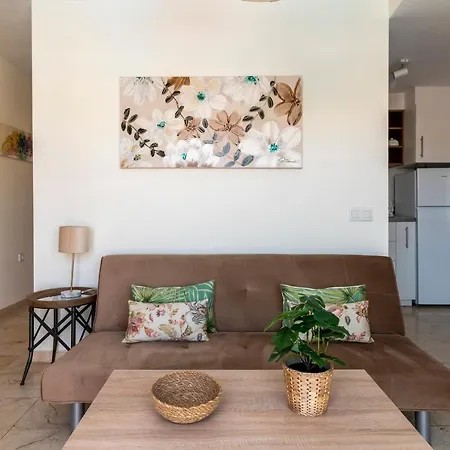 Lightbooking Arenas Appartement *